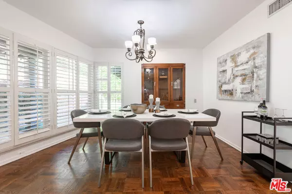 Beverly Hills, CA 90210,2559 HUTTON DR