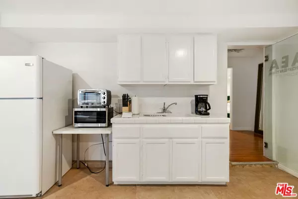 Los Angeles, CA 90046,917 North Curson Ave ##21