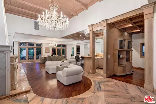 Beverly Hills, CA 90211,133 S Swall DR