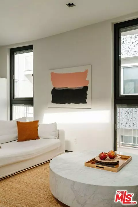 West Hollywood, CA 90069,1253 N Sweetzer AVE #6