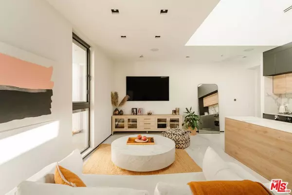 West Hollywood, CA 90069,1253 N Sweetzer AVE #6