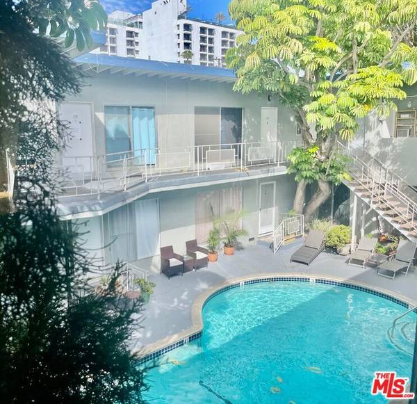 West Hollywood, CA 90069,941 N San Vicente BLVD #14