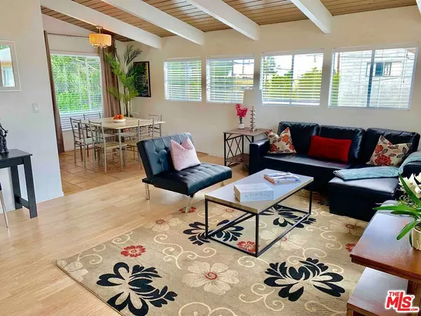 West Hollywood, CA 90046,1152 1/2 N Ogden DR