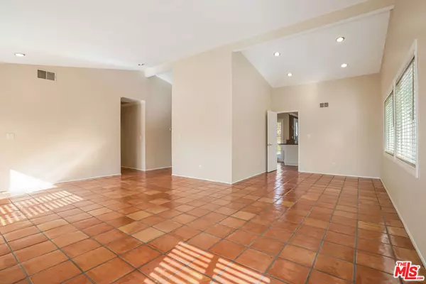 Canyon Country, CA 91387,17141 Nevette CT