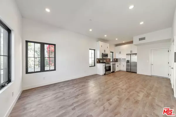 Los Angeles, CA 90019,1022 Masselin AVE