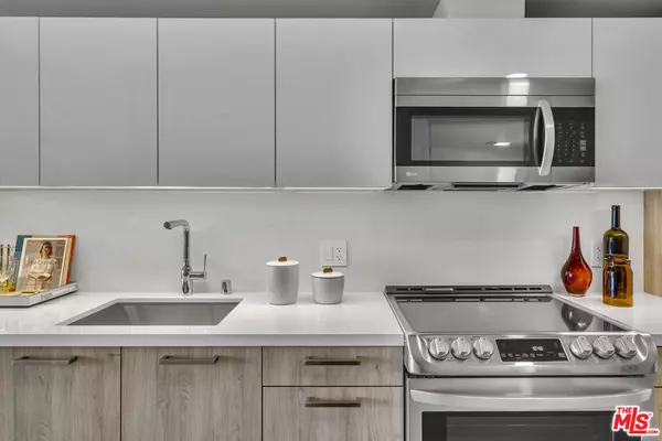 Los Angeles, CA 90005,2801 Sunset PL #2213