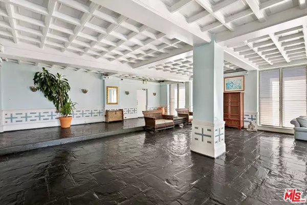 Los Angeles, CA 90005,634 S Gramercy PL #602