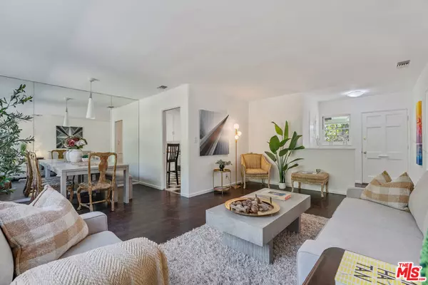 Los Angeles, CA 90034,3031 S Bentley AVE