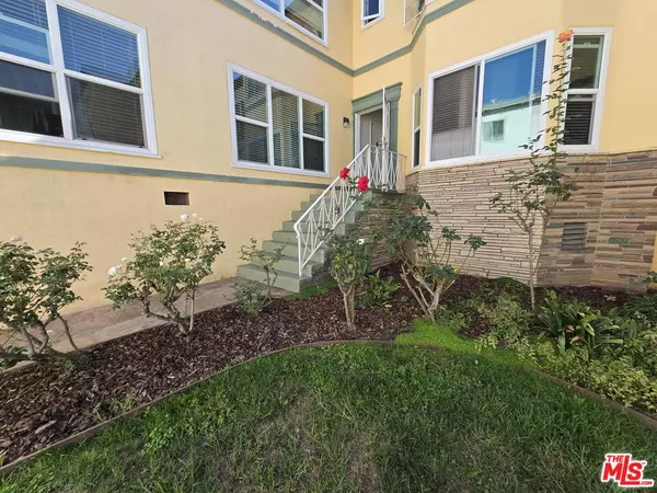 Los Angeles, CA 90019,1268 Queen Anne PL