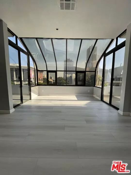 Los Angeles, CA 90012,121 S Hope ST #611