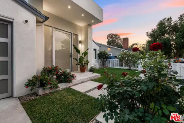 Los Angeles, CA 90049,11314 Gladwin ST