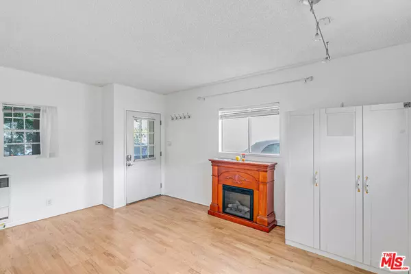 Santa Monica, CA 90405,1352 Ocean Park BLVD #E