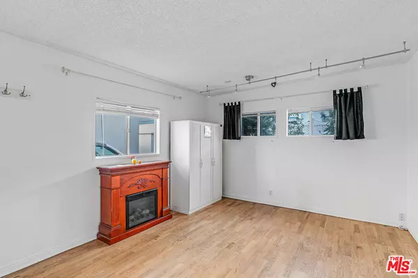 Santa Monica, CA 90405,1352 Ocean Park BLVD #E