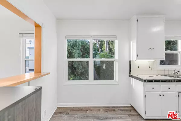 Santa Monica, CA 90405,1352 Ocean Park BLVD #F