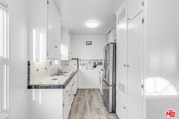 Santa Monica, CA 90405,1352 Ocean Park BLVD #F