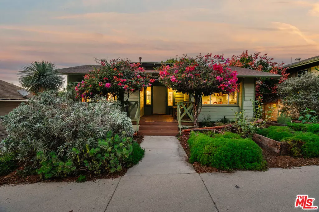 Los Angeles, CA 90041,1207 Oak Grove DR