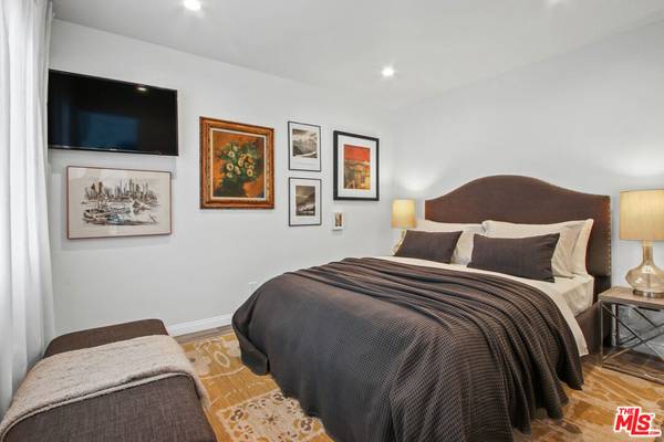 Reseda, CA 91356,6438 Rhea AVE