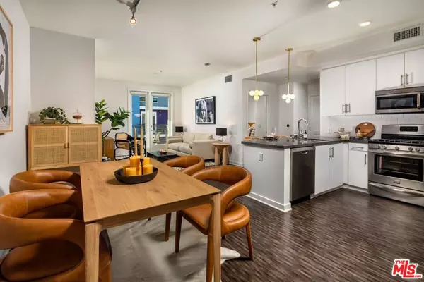 Los Angeles, CA 90017,1120 W 6th ST #2257