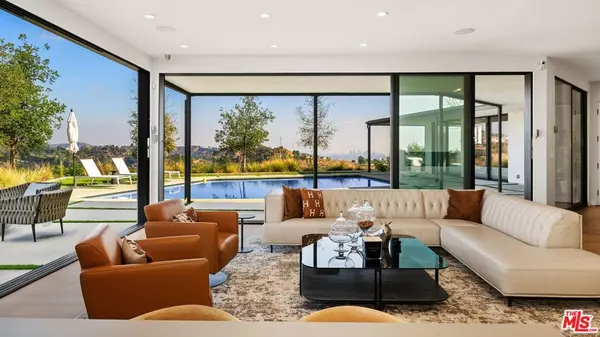 Los Angeles, CA 90046,8545 Charl LN