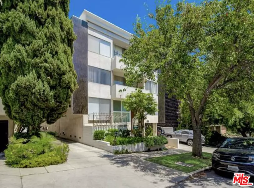 1820 Fairburn Ave, Los Angeles, CA 90025