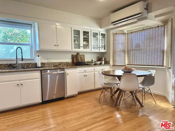 Los Angeles, CA 90049,1107 S Bundy DR