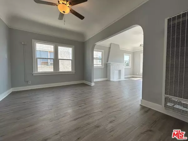 Los Angeles, CA 90038,759 1/2 N Ridgewood PL