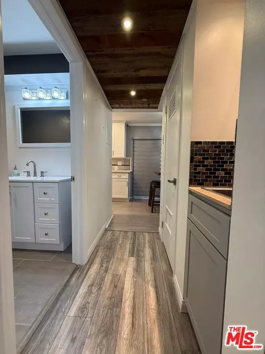 Glendale, CA 91201,1043 Thompson AVE #11