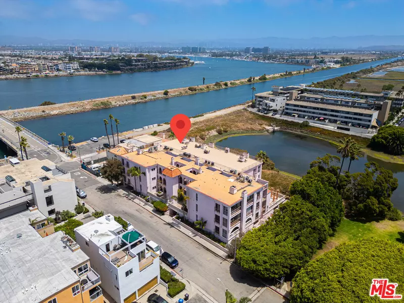6220 Pacific AVE #303, Playa Del Rey, CA 90293