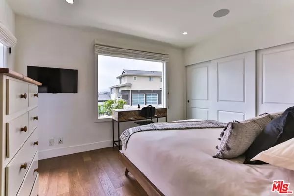 Playa Del Rey, CA 90293,218 Montreal ST