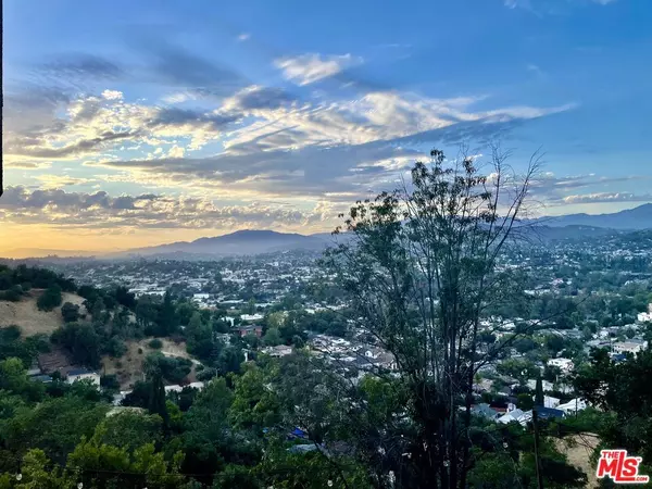 Los Angeles, CA 90042,4275 Via Arbolada #203