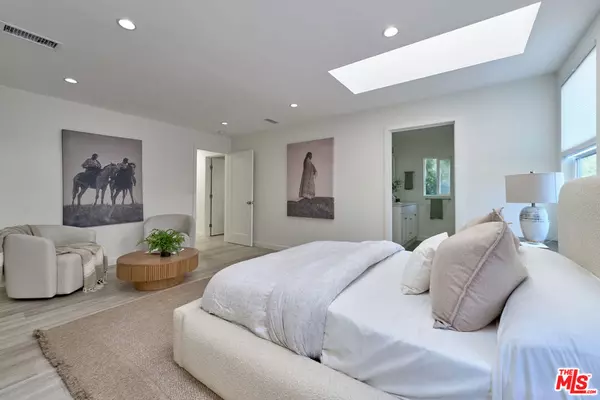 Burbank, CA 91505,4211 W Woodland AVE