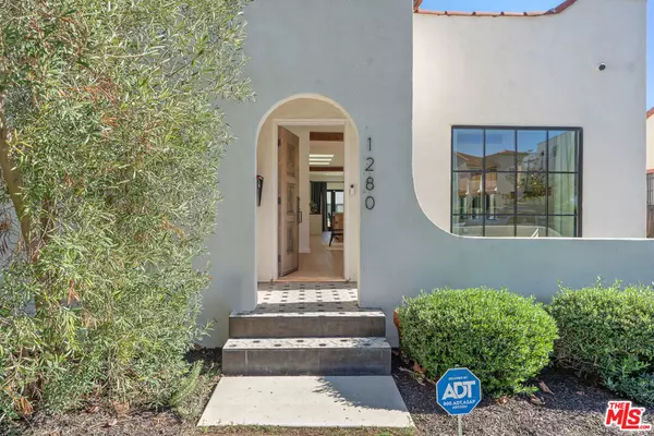 Los Angeles, CA 90019,1280 S Sycamore AVE