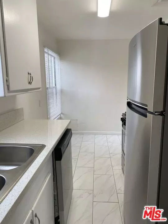 Los Angeles, CA 90025,10438 Santa Monica BLVD #8