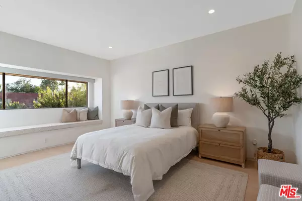 Woodland Hills, CA 91367,6211 Nita AVE