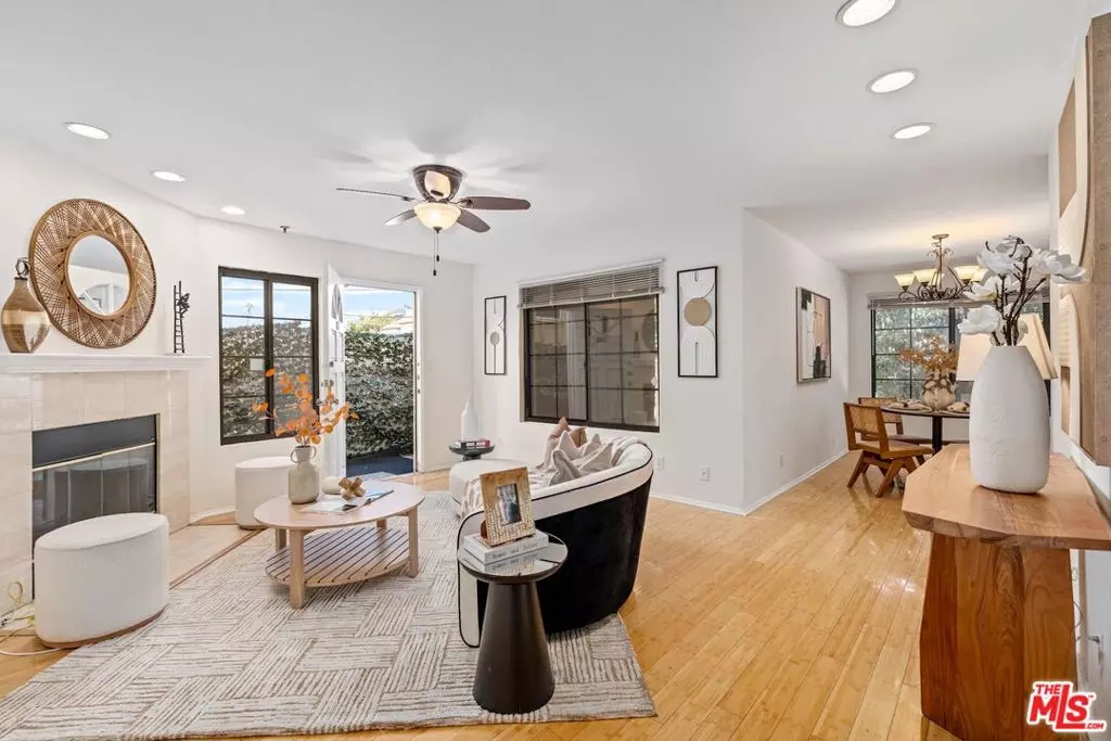 Los Angeles, CA 90048,102 N Sweetzer AVE #106