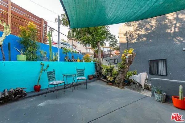 Los Angeles, CA 90063,1556 Rollins DR