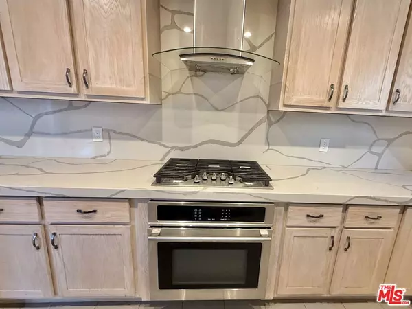 Los Angeles, CA 90016,2701 S Harcourt AVE