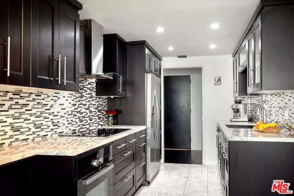 Los Angeles, CA 90046,7259 Hillside AVE #202