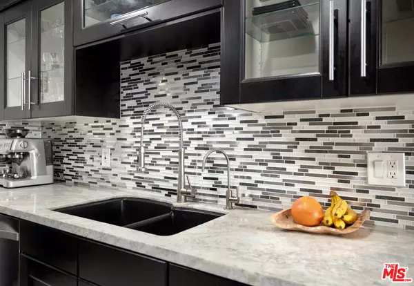 Los Angeles, CA 90046,7259 Hillside AVE #202