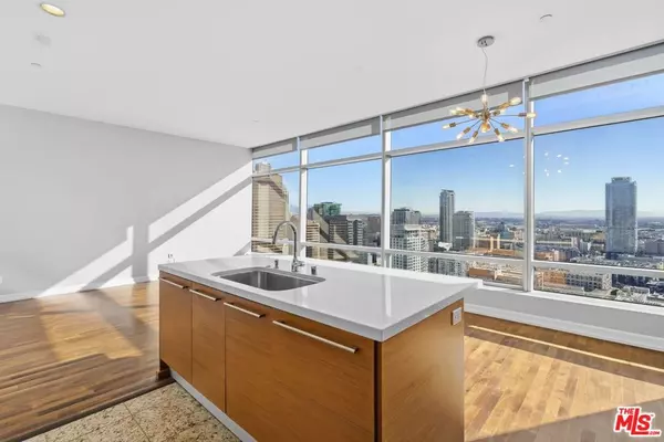 Los Angeles, CA 90015,900 W Olympic BLVD #31C