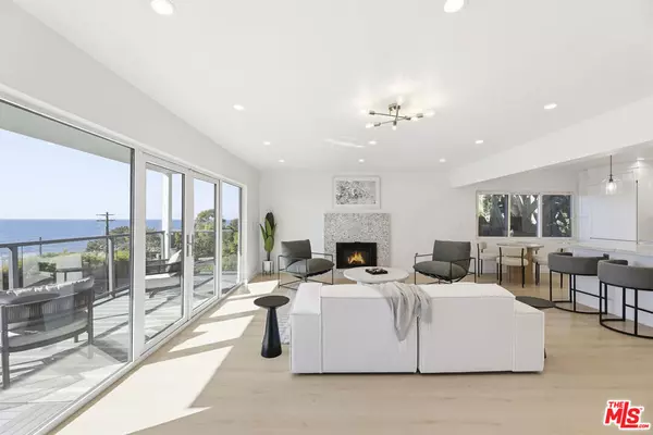 Laguna Beach, CA 92651,2442 S South Coast Highway #3