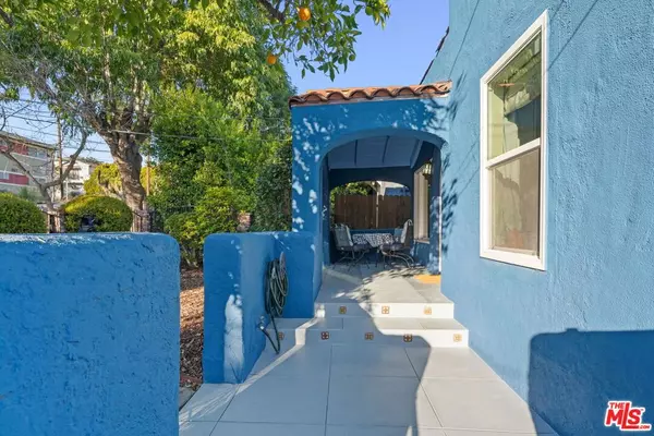 Los Angeles, CA 90026,646 N Dillon ST