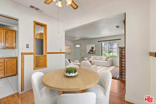 Los Angeles, CA 90045,8718 Yorktown AVE