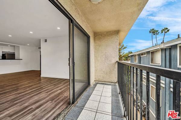 Van Nuys, CA 91406,7453 Haskell AVE #7