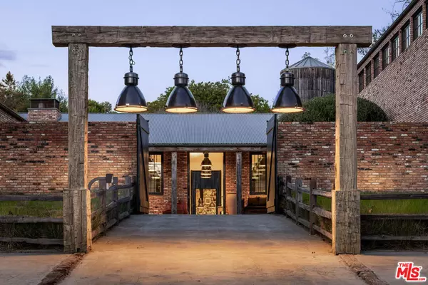 Los Angeles, CA 90049,13215 Riviera Ranch RD