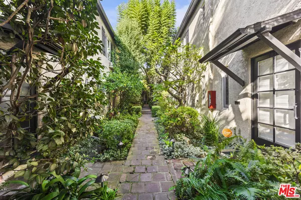 West Hollywood, CA 90046,7915 Norton AVE #1/8