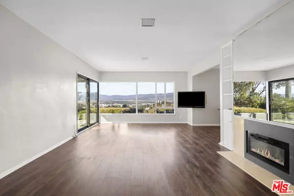 Los Angeles, CA 90068,3124 Goodview TRL