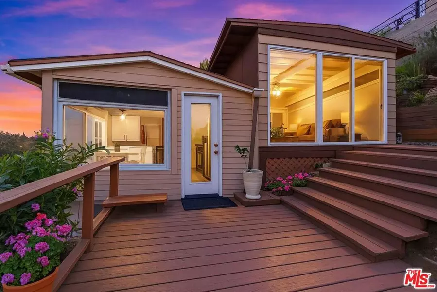 3112 Goodview TRL, Los Angeles, CA 90068