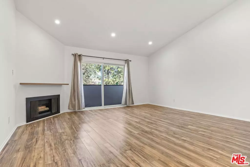 Encino, CA 91316,5500 Lindley AVE ##206