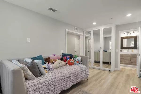 Inglewood, CA 90301,756 Daniel Freeman CIR